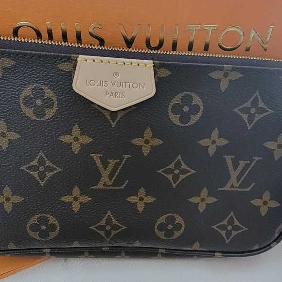 Louis Vuitton Multi Pochette Accessoires- Large Pochette & Khaki strap - Picture 2 of 10